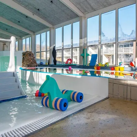 Apartment 4 Person In *