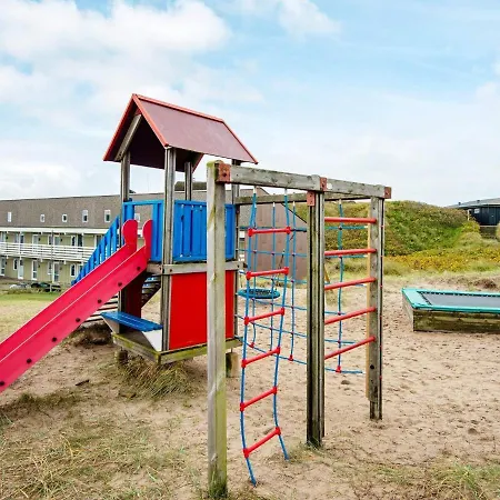 4 Person In アパート *